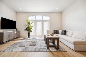 Two-bedroom apt Gorgeous Decor Resort Amenities